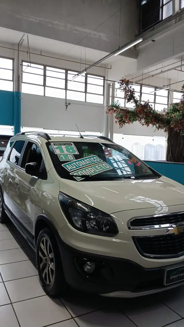 Carro Chevrolet Spin 2018 Activ 1.8 (Flex) (Aut)