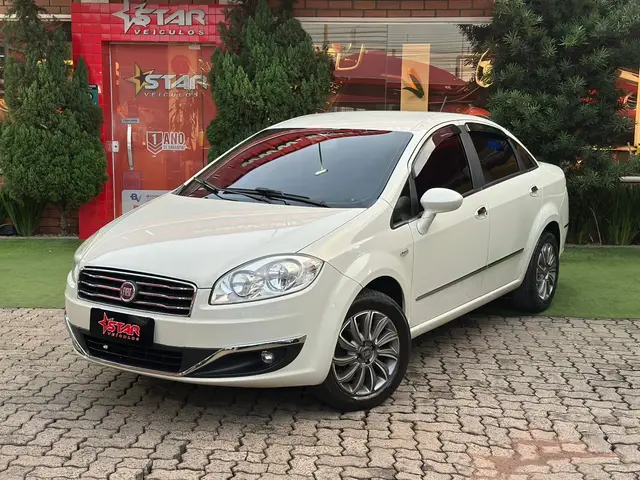 Carro Fiat Linea 2016 Essence 1.8 16V Dualogic (Flex)