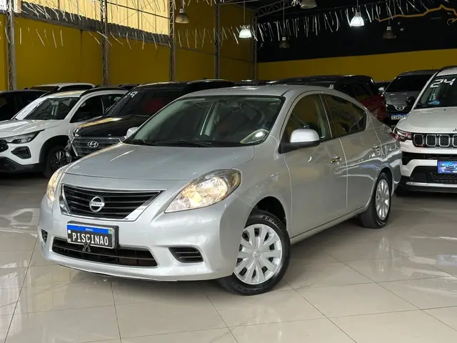 Carro Nissan Versa 2014 1.6 16V SV (Flex)