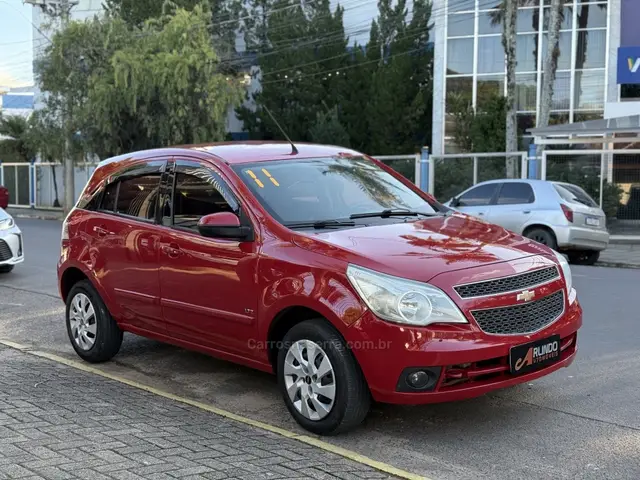 Carro Chevrolet Agile 2011 LTZ 1.4 8V (Flex)