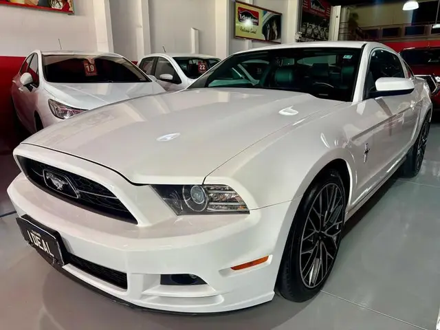 Carro Ford Mustang 2013 3.7 V6