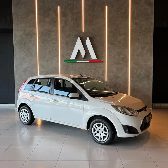 Carro Ford Fiesta Hatch 2014 SE Plus 1.0 RoCam (Flex)