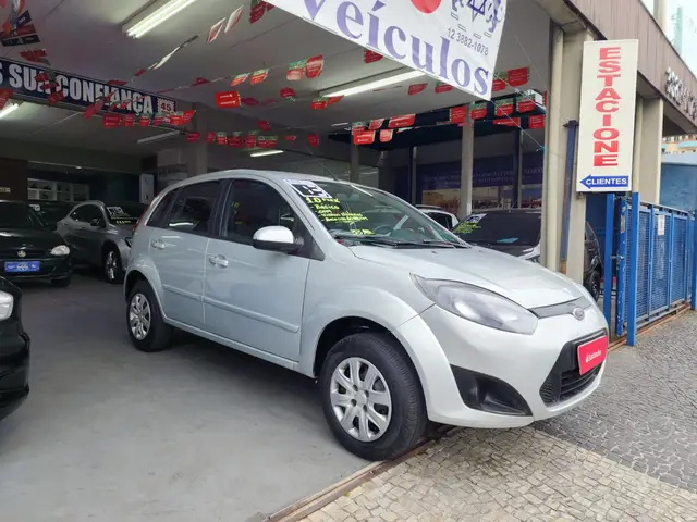 Carro Ford Fiesta Hatch 2013 Rocam 1.0 (Flex)