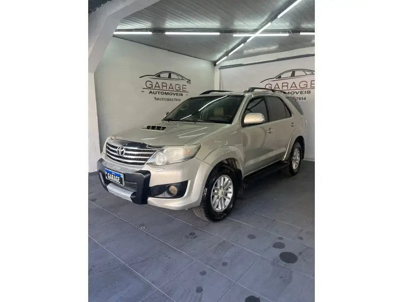 Toyota Hilux Cabine Dupla Hilux 3.0 TDI 4x4 CD SRV Top (Aut)