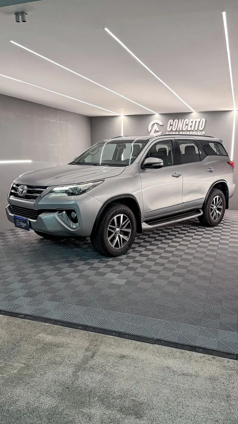 Toyota SW4 2.8 TDI SRX 5L 4x4 (Aut)