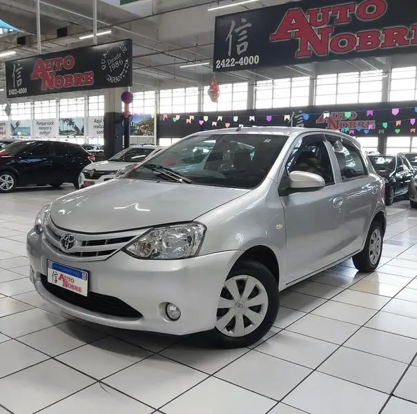 Carro Toyota Etios 2014 X 1.3 (Flex)
