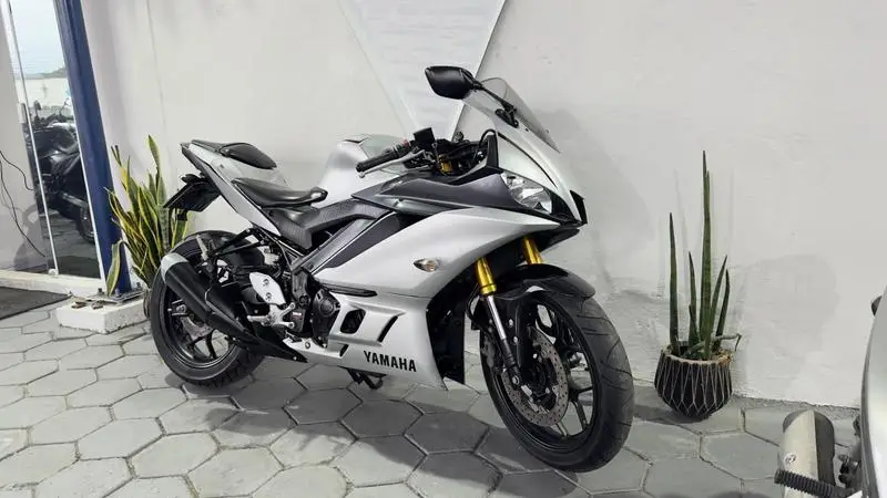 Yamaha (ABS)