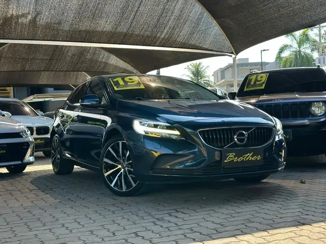Carro Volvo V40 2019 2.0 T4 Momentum