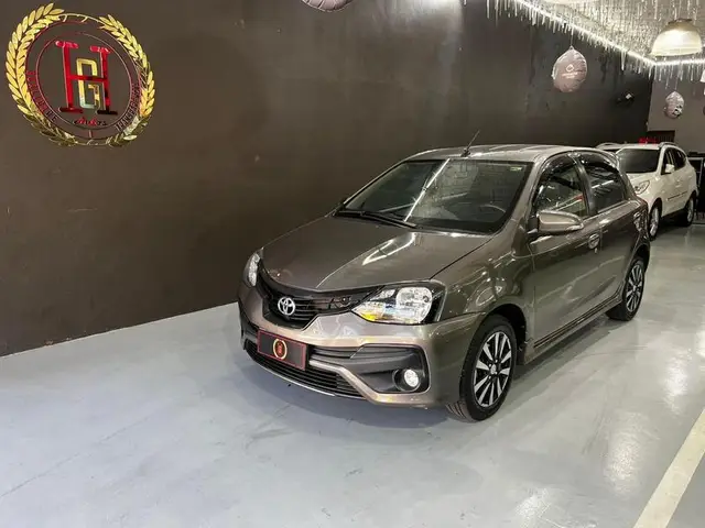 Carro Toyota Etios 2019 Platinum 1.5 (Aut) (Flex)