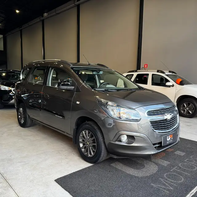 Carro Chevrolet Spin 2014 Advantage 5S 1.8 (Flex) (Aut)