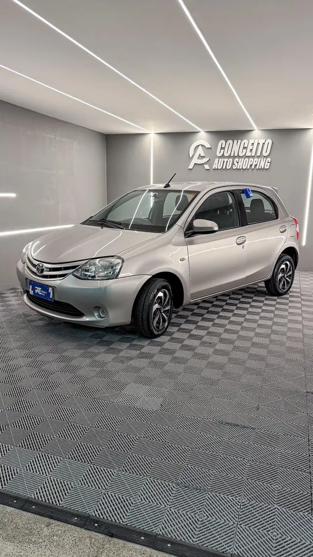 Carro Toyota Etios 2017 XS 1.5 (Aut) (Flex)