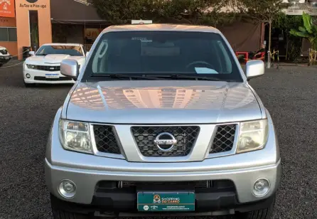 Carro Nissan Frontier 2013 XE 4x4 2.5 16V (cab. dupla)