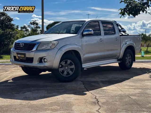 Carro Toyota Hilux Cabine Dupla 2015 Hilux 2.7 4x4 CD STD (Flex)