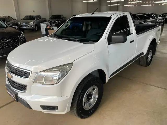 Carro Chevrolet S10 Cabine Simples 2015 S10 2.8 CTDi Cabine Simples LS 4WD