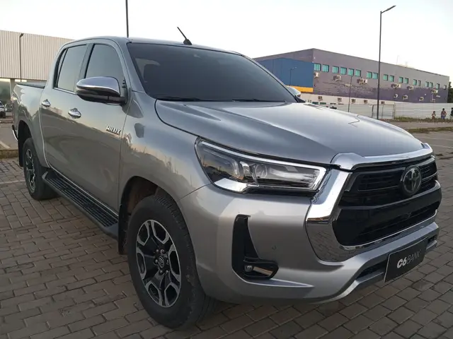 Carro Toyota Hilux Cabine Dupla 2023 SRX 4x4 2.8 Diesel