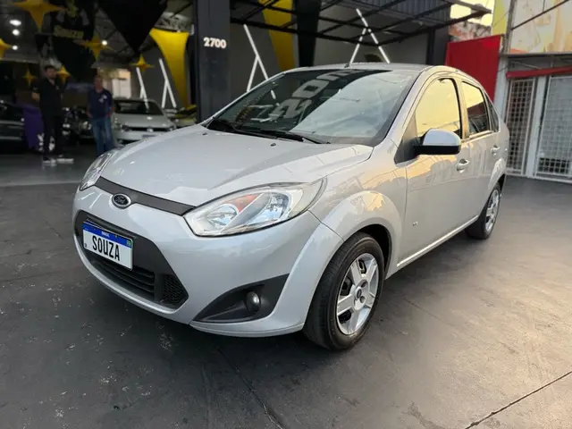 Carro Ford Fiesta Sedan 2014 SE 1.6 Rocam (Flex)