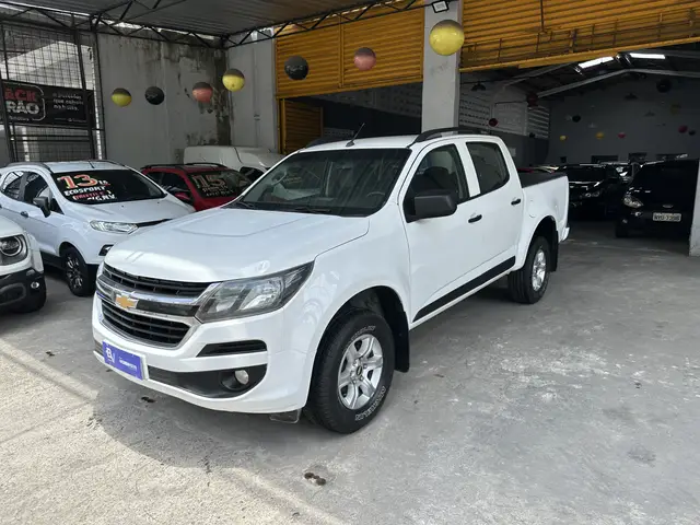 Carro Chevrolet S10 Cabine Dupla 2017 S10 2.5 ECOTEC SIDI Advantage 4x2 (Cabine Dupla)