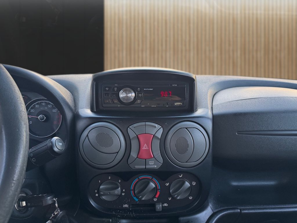 Doblò Essence 1.8 7L (Flex)