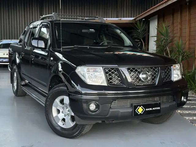 Carro Nissan Frontier 2013 XE 4x4 2.5 16V (cab. dupla)