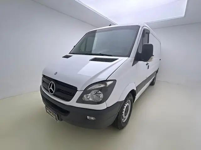 Carro Mercedes-Benz Sprinter 2016 Furgão 311 CDI Street  7,5m