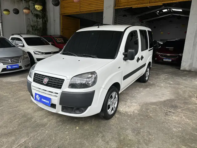 Carro Fiat Doblò 2020 Essence 1.8 16V (Flex)