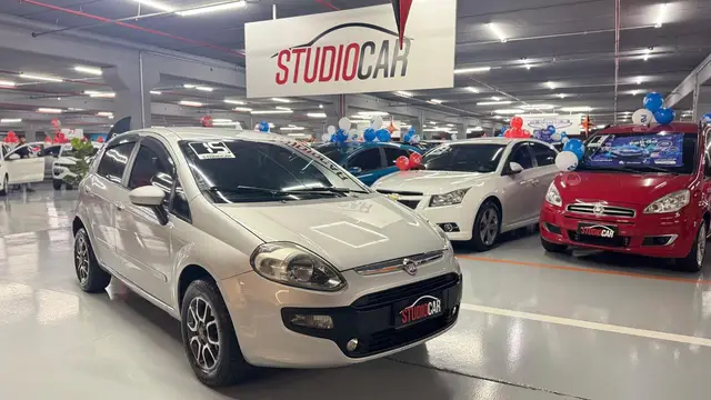 Carro Fiat Punto 2015 Attractive 1.4 (Flex)