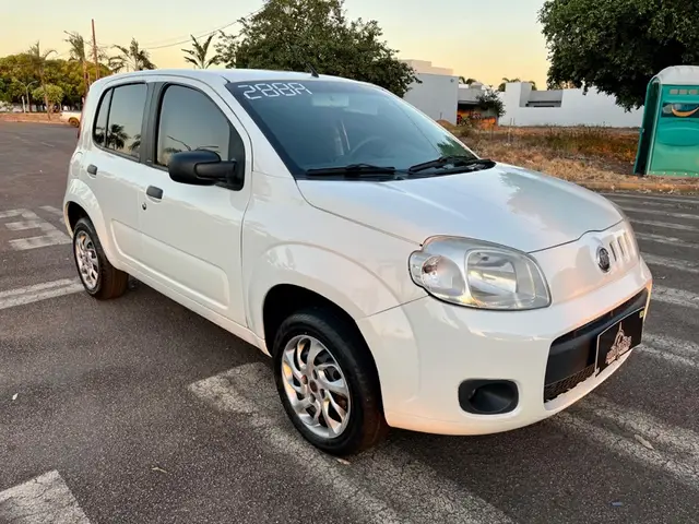 Carro Fiat Uno 2013 Vivace Italia 1.0 8V (Flex) 4p