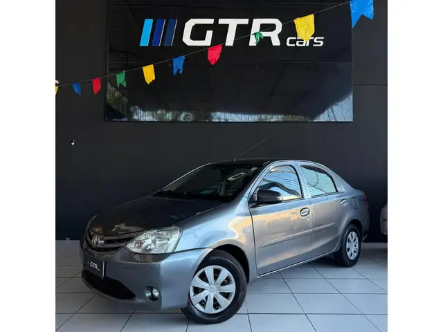 Carro Toyota Etios Sedan 2015 XS 1.5 (Flex)