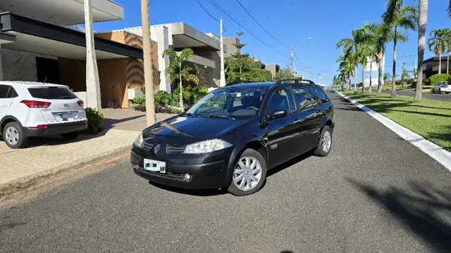 Carro Renault Megane Grand Tour 2012 Mégane Grand Tour Dynamique 1.6 16V (flex)