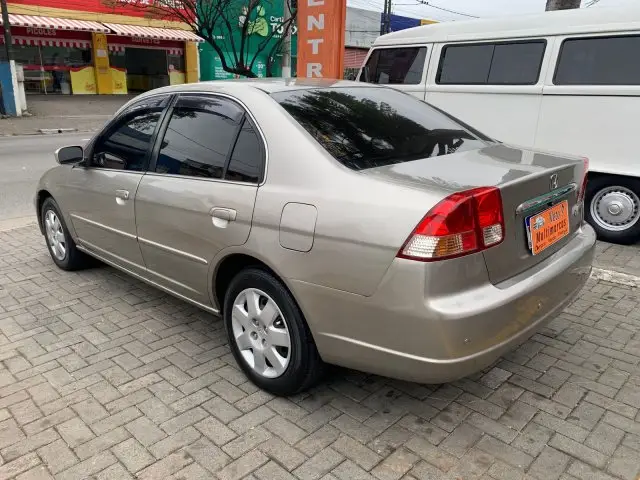 Carro Honda Civic 2003 Sedan LX 1.7 16V