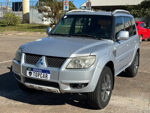 Carro Mitsubishi Pajero TR4 2012 2.0 16V 4x2 (Flex)