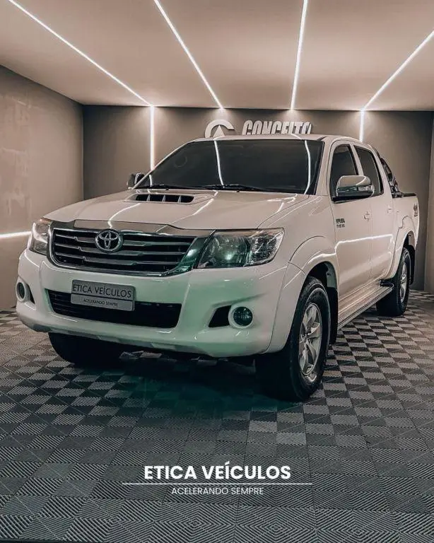 Carro Toyota Hilux Cabine Dupla 2014 Hilux 2.7 SRV CD 4x4 (Flex) (Aut)