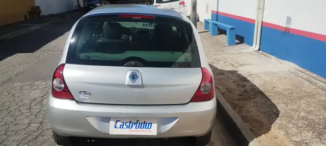 Carro Renault Clio 2011 Hi-Flex 1.0 16V 3p