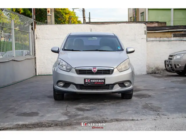 Carro Fiat Grand Siena 2013 Essence 1.6 16V (Flex)
