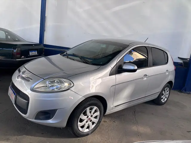 Carro Fiat Palio 2013 Attractive 1.4 8V (Flex)