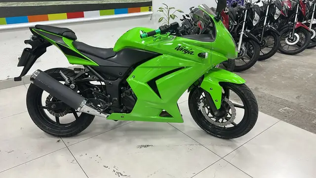 Moto Kawasaki Ninja 2011 250R