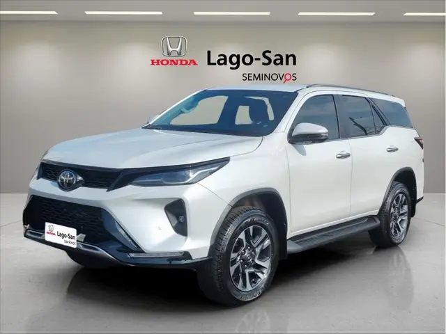 Carro Toyota SW4 2024 SRX Platinum 2.8 Turbodiesel 4x4 (Aut.) (5 Lugares)