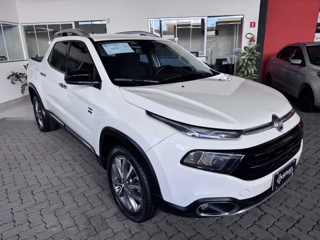 Carro Fiat Toro 2019 Volcano 2.0 diesel AT9 4x4