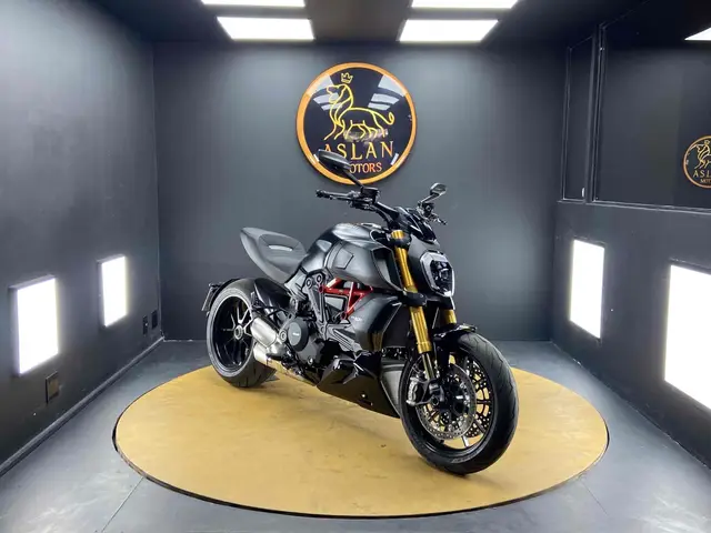 Moto Ducati Diavel 2021 1260S