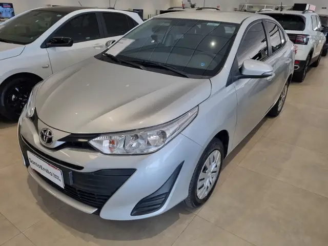 Carro Toyota Yaris Sedan 2021 1.5 XL Live CVT (Flex)