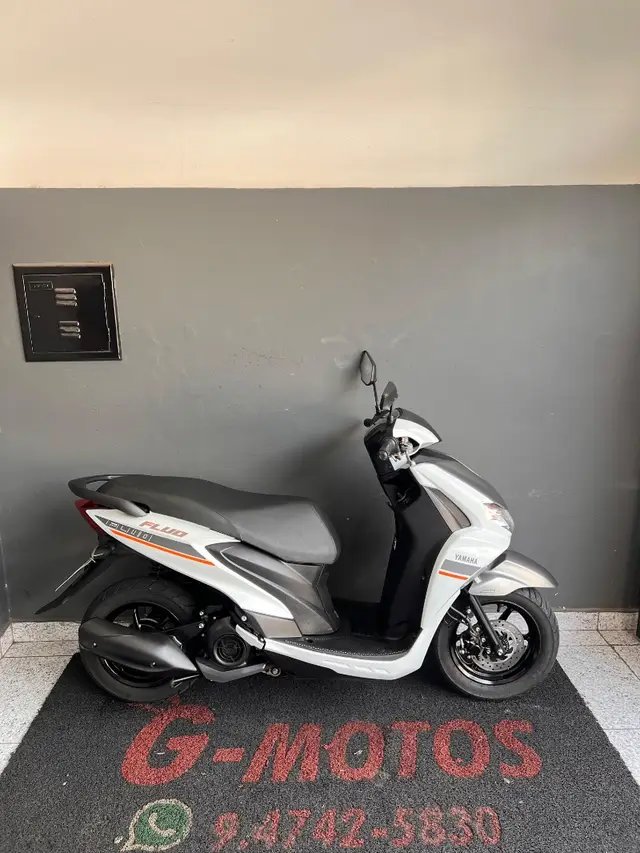 Moto Yamaha Fluo 2023 ABS