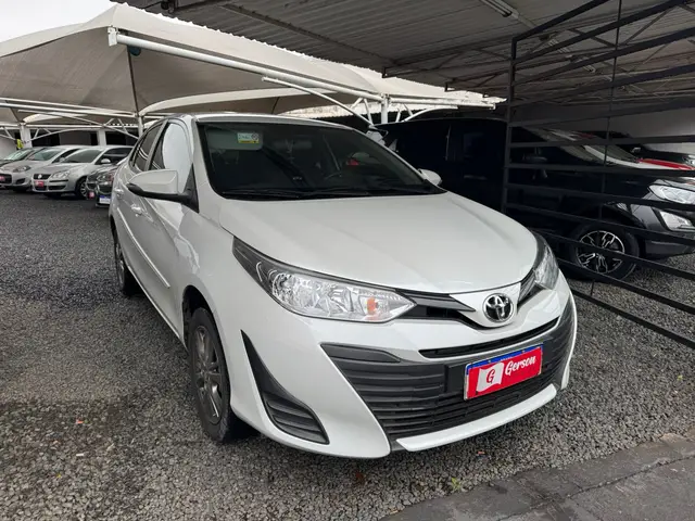 Carro Toyota Yaris Sedan 2021 1.5 XL Live CVT (Flex)