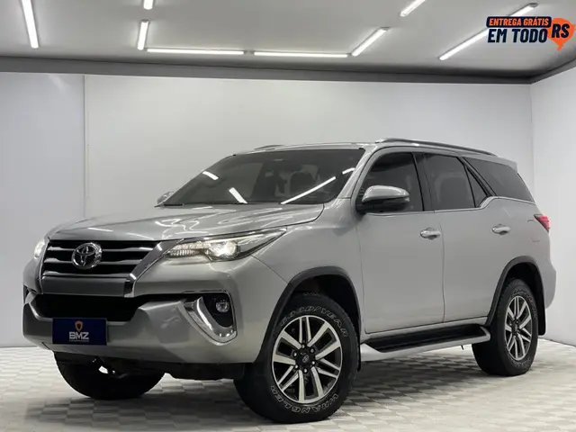 Carro Toyota SW4 2020 2.8 TDI SRX 5L 4x4 (Aut)
