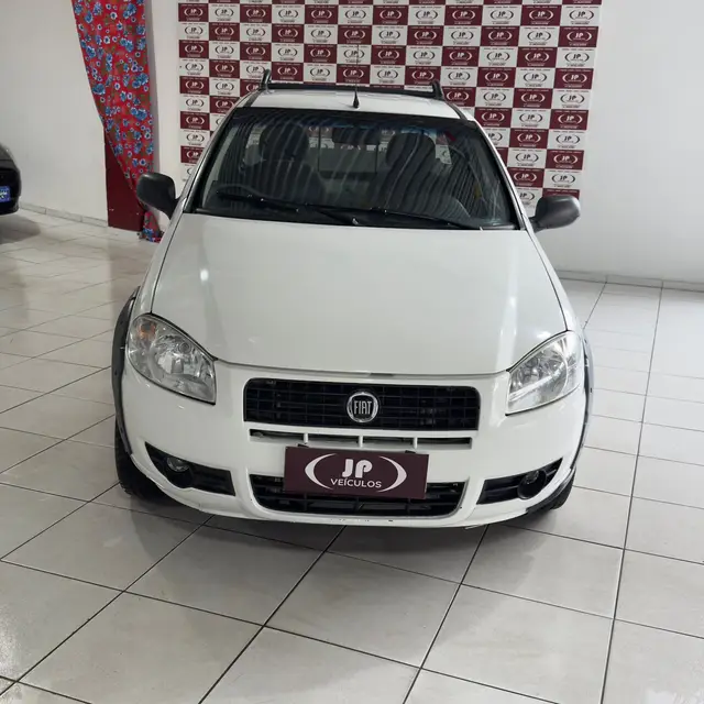 Carro Fiat Strada 2013 Working 1.4 (Flex)