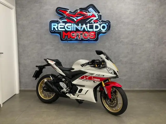 Moto Yamaha YZF R3 2023 World GP 60th Anniversary Edition