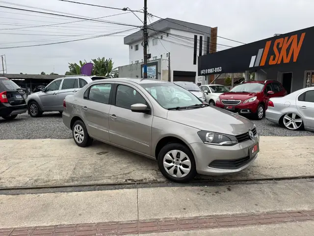 Carro Volkswagen Voyage 2014 1.0 TEC (Flex)