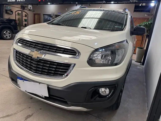 Carro Chevrolet Spin 2015 Activ  1.8 (Flex) (Aut)
