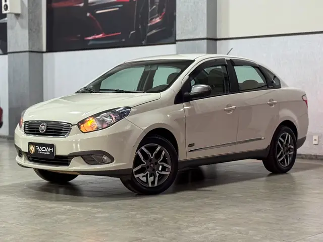 Carro Fiat Grand Siena 2018 Essence 1.6 16V Dualogic (Flex)