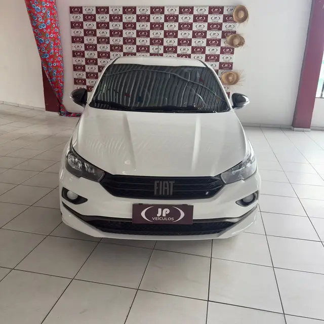 Carro Fiat Cronos 2023 Drive 1.3 (Flex) MT