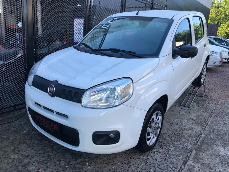 Fiat Attractive 1.0 8V (Flex) 4p